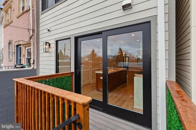 Building Photo - 3728 9th St NW
