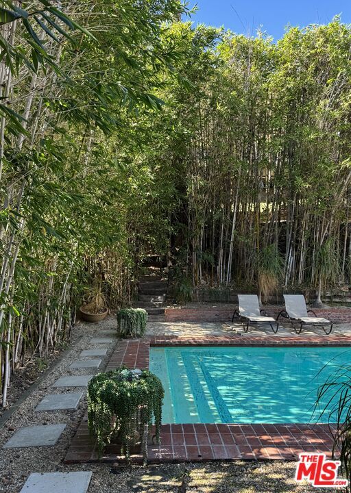 Building Photo - 1555 Rising Glen Rd