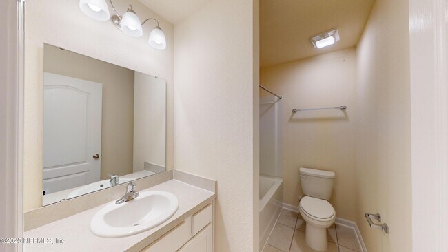 Building Photo - 67 Oarsman Xing Dr