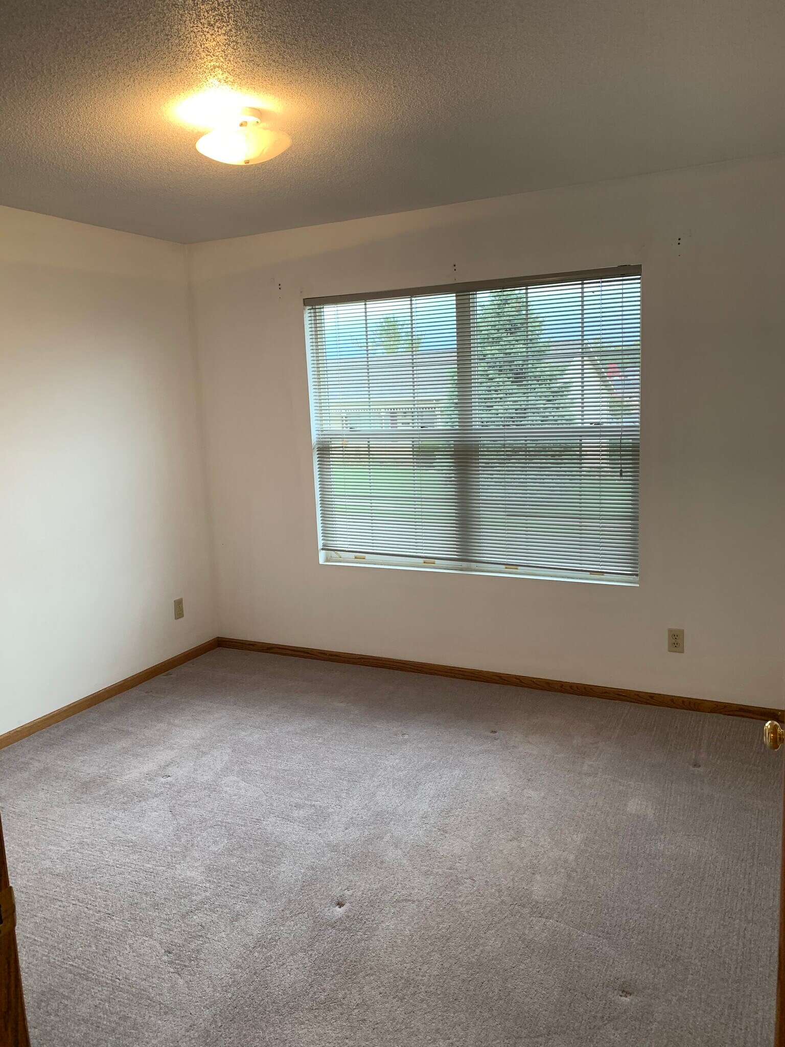Building Photo - 2167 Sunnyslope Dr