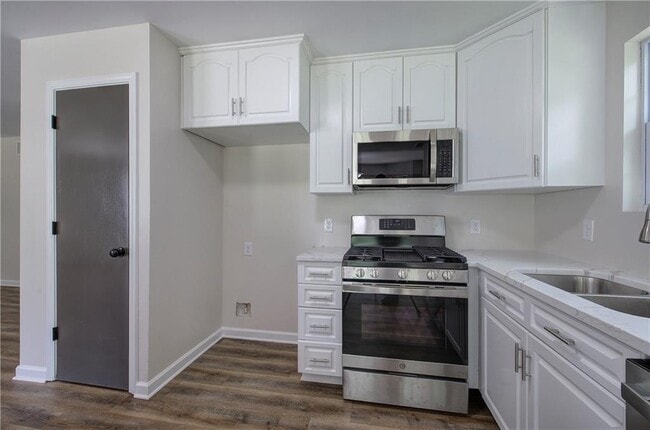 Building Photo - 4100 Chanticleer Dr NW