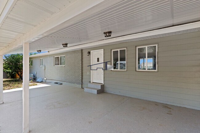 Building Photo - Updated North Ogden 4 Bedroom 2 Bathroom Home!