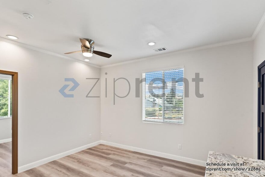 Building Photo - 1419 Flickinger Ave