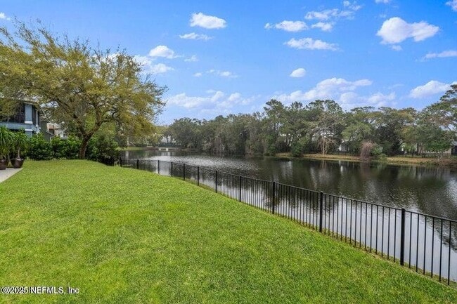 Building Photo - 528 S Sea Lake Ln