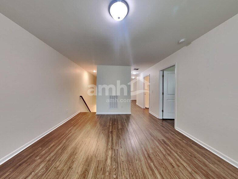 Building Photo - 130 Orion Way