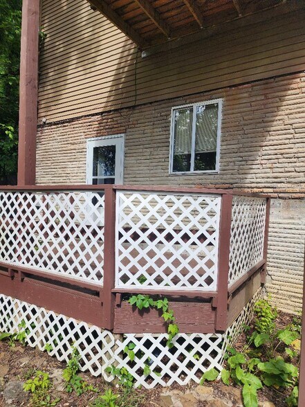 Building Photo - 48 W 4th St