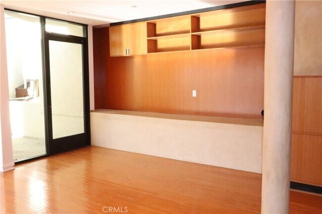 Building Photo - 703 Luton Dr