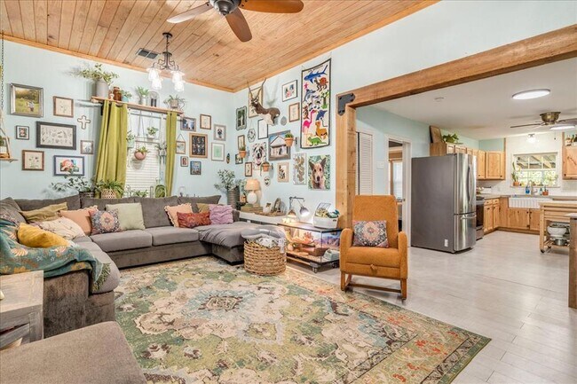 Building Photo - 20075 San Marcos Hwy