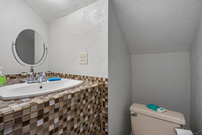 Building Photo - 2329 Larkins Wy