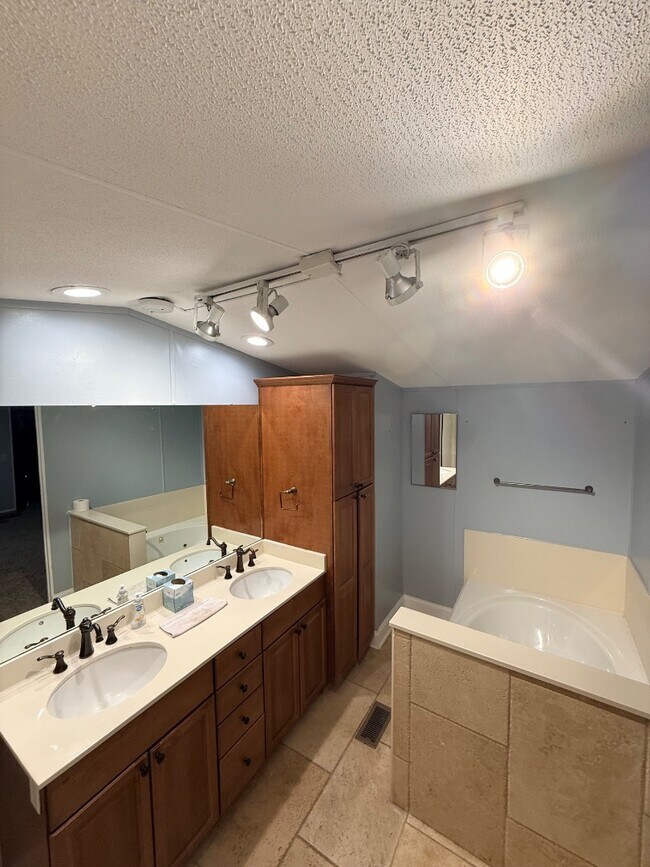 Building Photo - 11409 Rue Gagliano