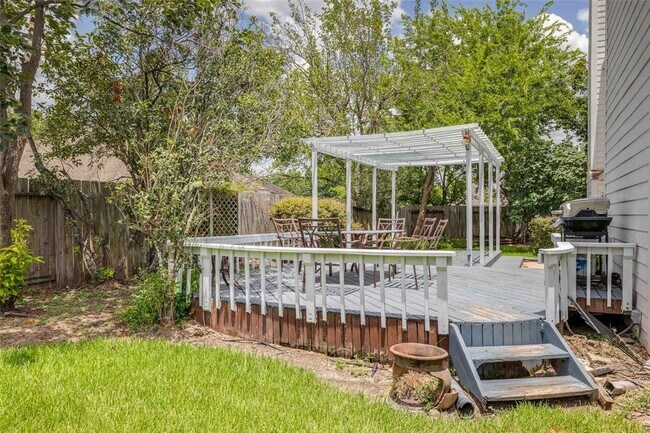 Building Photo - 12414 N Shadow Cove Dr
