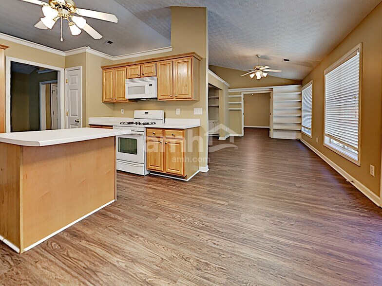 Building Photo - 3301 Freedom Landing NW