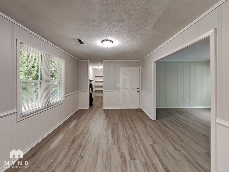 Building Photo - 10140 Morris Dr SW