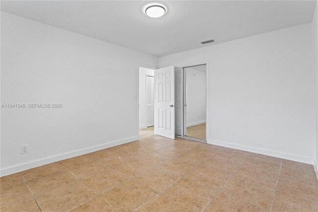 Building Photo - 3253 Pierce St