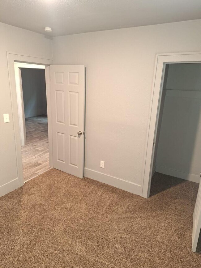 Building Photo - 13225 Santa Rosa Dr