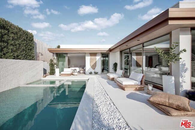 Building Photo - 3539 Beverly Ridge Dr