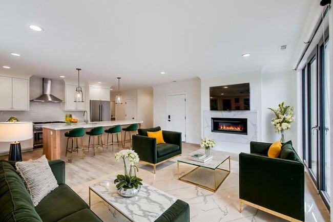 Primary Photo - 3 bedroom in Chicago IL 60625