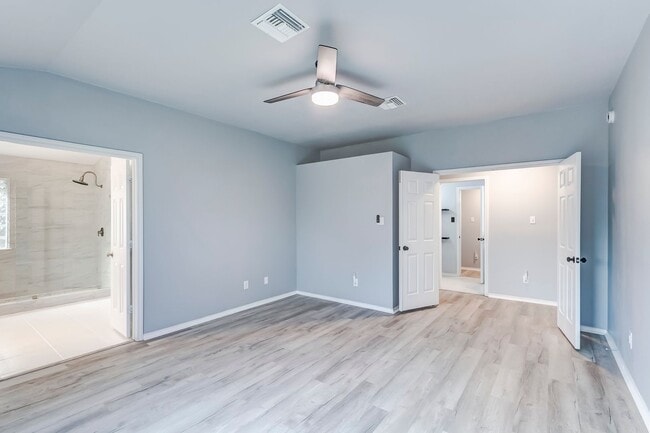 Building Photo - 113 W Deer Horn Pass