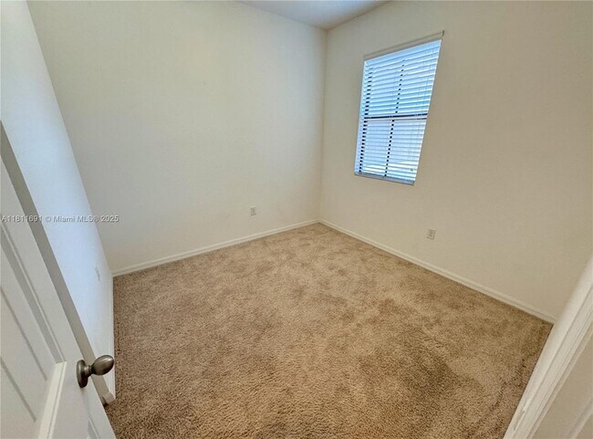 Building Photo - 1071 NW 33rd Manor