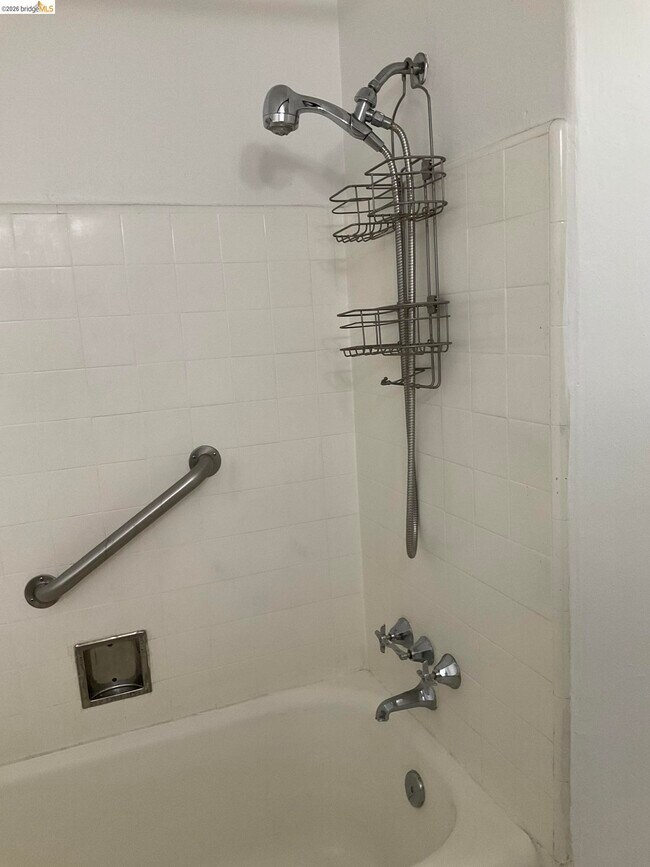 Building Photo - 512 E St