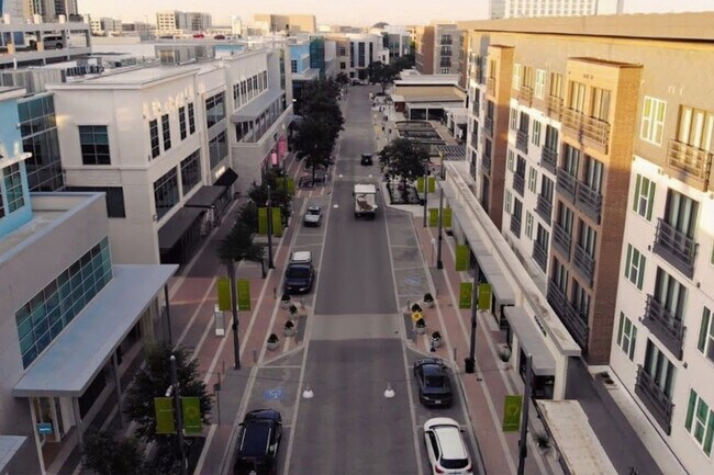 Building Photo - 5275 Town and Country Blvd