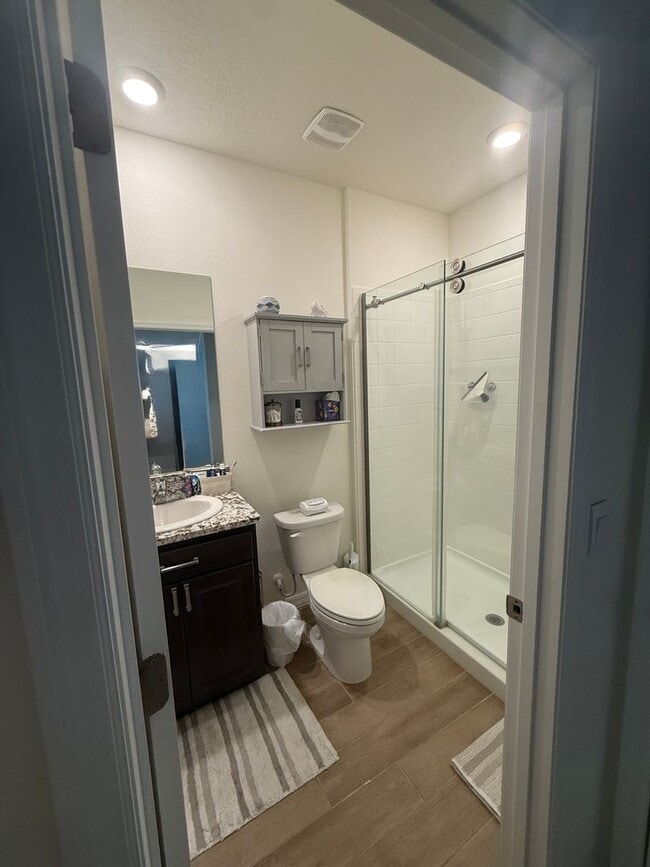 Building Photo - 4 Bedroom/3 Bath two-story home in Arbor Greens