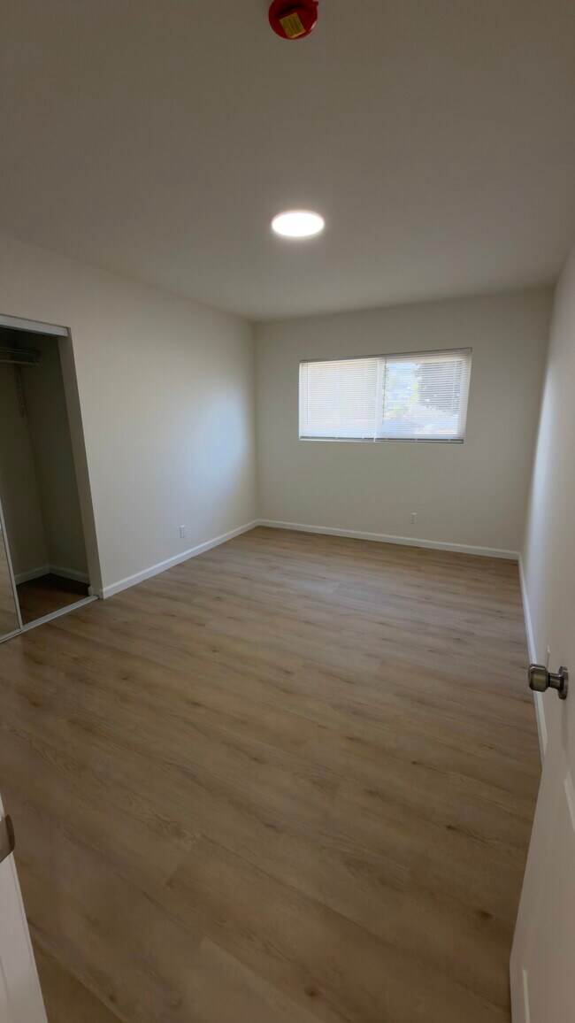 Building Photo - San Pedro