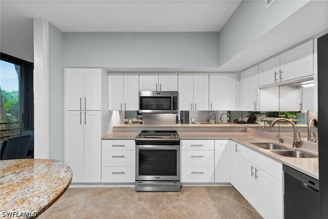 Building Photo - 5555 Heron Point Dr