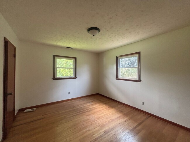 Building Photo - 172 Sunrise Dr