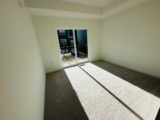 Building Photo - 607 Mkt Grv Dr