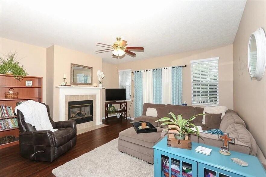 Building Photo - 7545 Mansion Cir