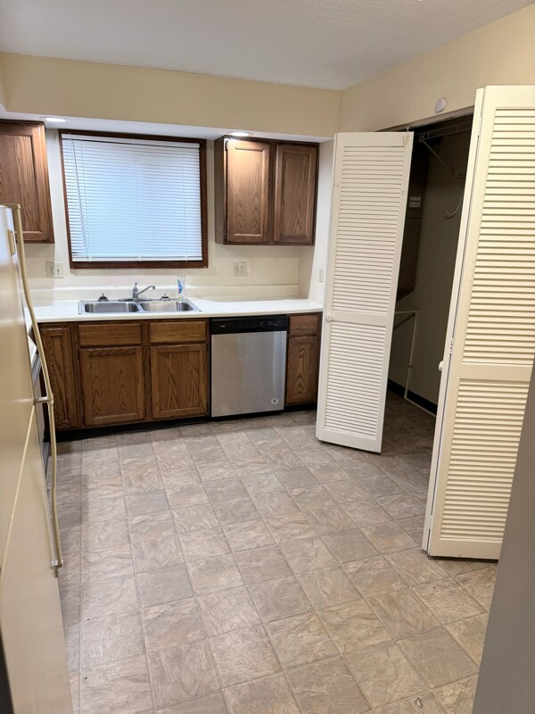 Building Photo - 4839 Rapid Run Rd