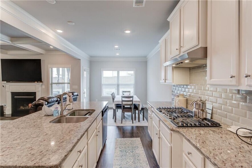 Building Photo - 404 Henson Farm Dr