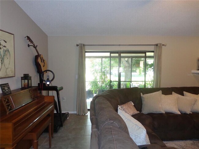 Building Photo - 2475 Wood Oak Dr