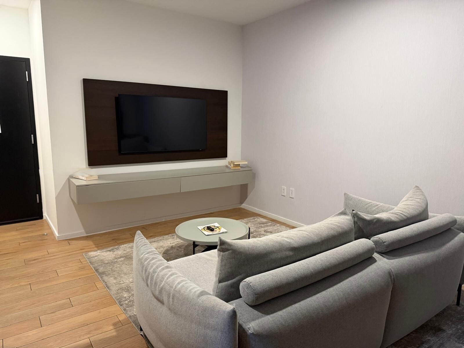 Building Photo - 398 NE 5th St