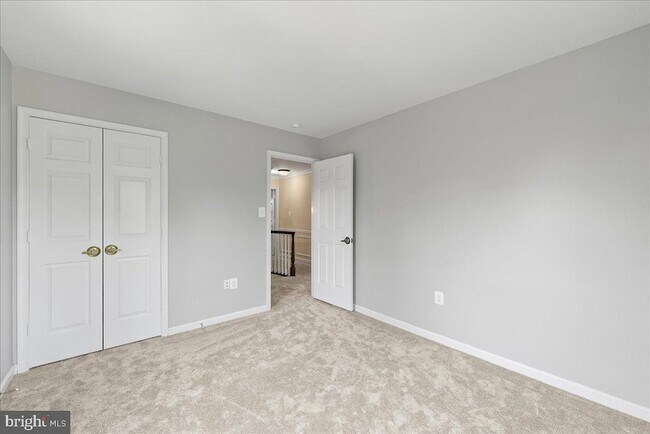 Building Photo - 4527 Sawgrass Ct