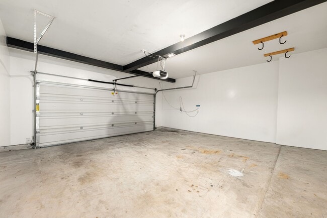Building Photo - 5350 Brookway Dr