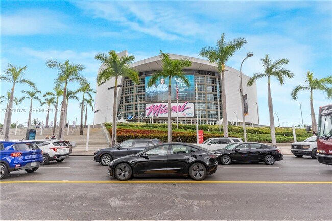 Building Photo - 398 NE 5th St