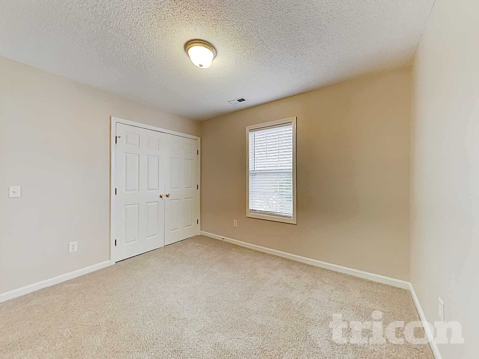 Building Photo - 262 Santee Cir