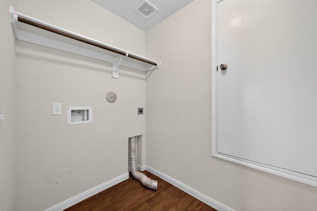 Building Photo - 2730 Skyview Silver Dr