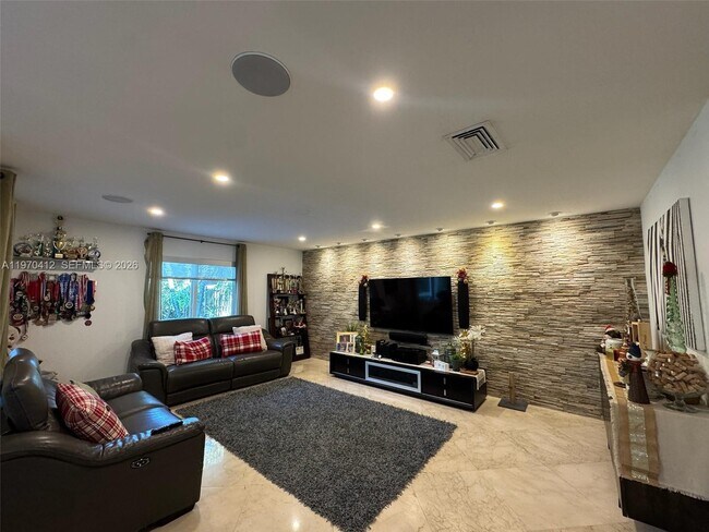 Building Photo - 10973 NW 53rd Ln