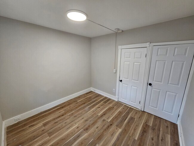 Building Photo - 3 Bedroom Apartment - Kingston, NY