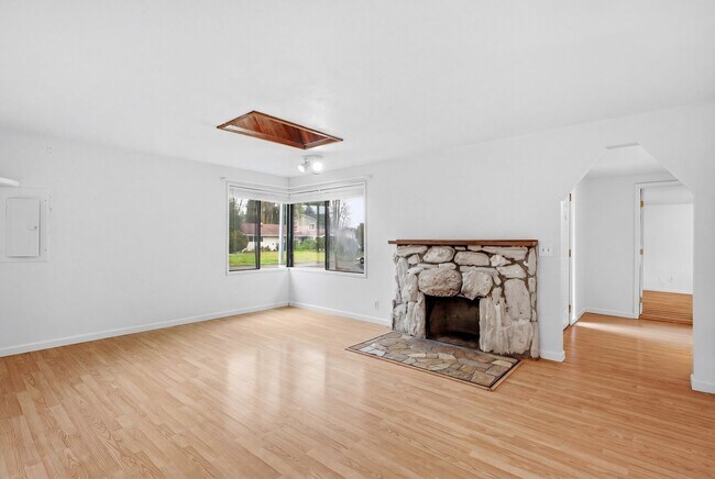 Building Photo - 3 BD | 2 BA Home with Great Backyard & Fireplace