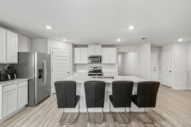 Building Photo - 526 Mary Lou Way