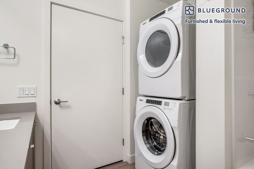 Building Photo - 120 Broadway-SI FL2-ID539