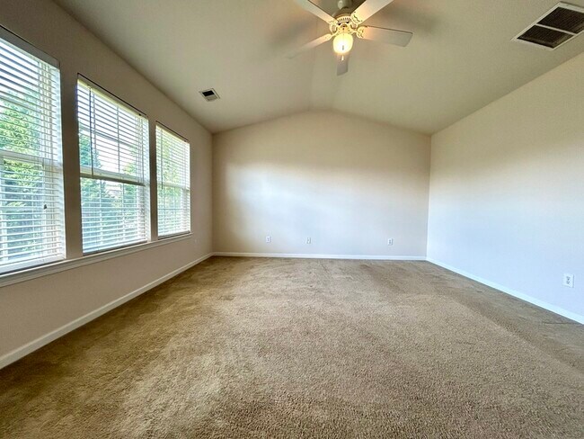 Building Photo - 3029 Azalea Hills Dr