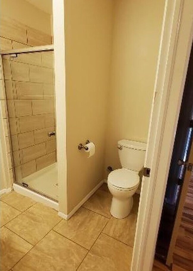 Building Photo - 87 Newland Ct
