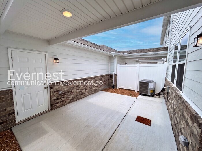Building Photo - 2900 Suzanne Landon Dr