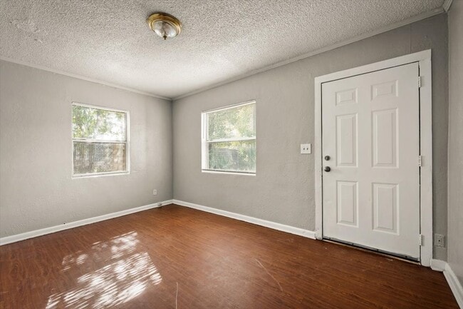 Building Photo - 1829 Lambert St