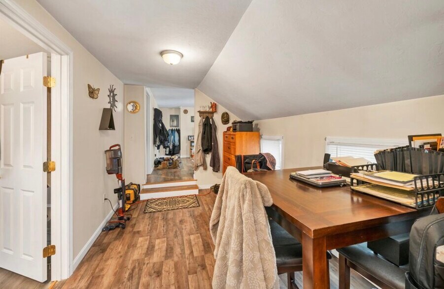 Building Photo - 106 Messer St